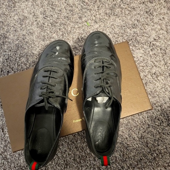 π€ GUCCI BLACK PATENT LEATHER LACE UP LOAFERS! - Picture 4 of 10
